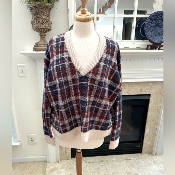 Banana Republic Sweaters - Banana Republic Plaid V-Neck Sweater